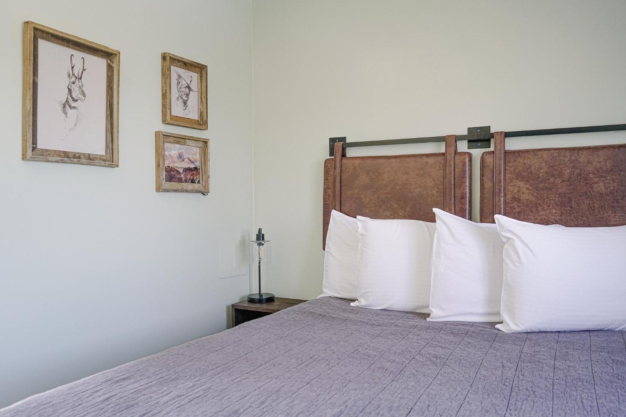 Sagebrush Inn Tombstone Zimmer foto A bedroom at the hotel